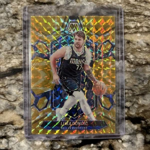 2023-24 Panini Mosaic Luka Doncic Reactive Yellow Prizm #31 Mavericks SP Card - Picture 1 of 2