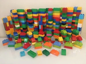 LEGO DUPLO Menge 40 STÜCK BAUSTEINE STEINE Mehrfarbig / 2x4 2x2 / Gebogen - Bild 1 von 3
