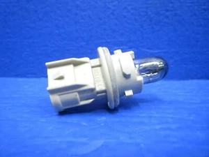 2002 TOYOTA 4RUNNER LH OR RH FRONT FENDER CORNER LIGHT BULB & SOCKET OEM. B28 - Picture 1 of 5