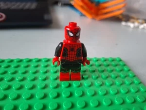 Lego Spider-Man - Black and Red Suit, Small Black Spider, Silver Trim - Picture 1 of 2