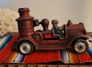 Camión bombeo contra incendios de hierro fundido de colección de los años 30 falta rueda como está - Imagen 1 de 10