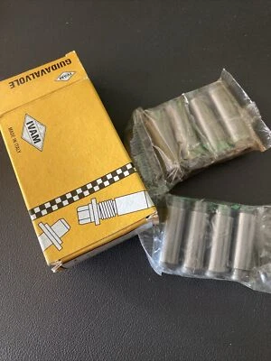 60737367 Alfa Romeo Milano/75/90 & GTV6 - 2,5 12 В - набор направляющих впускных клапанов (8) - Изображение 1 из 4