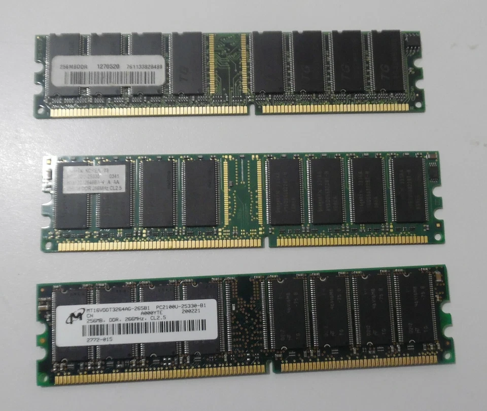 PC2100U (1 x 256MB) DDR CL2.5 266MHz MIXED BRAND lot of 3 - Image 1 of 2