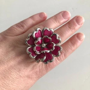 Vintage: Statement Ring Red & Silver Flower Ring Size R /8.5 3.5cm x 3.5cm - Picture 1 of 5
