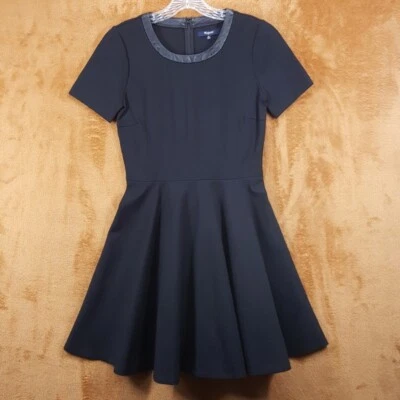 Vestido MADEWELL para mujer pequeño negro ajuste acampanado cuero ribete ponte elástico Foto 1 de 4