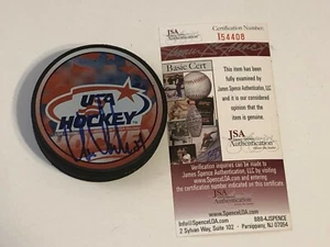 JSA Chris Chelios Equipo Firmado EE. UU. Disco Certificado de Autenticidad Red Wings Blackhawks Canadiens Corte Infantil SC - Imagen 1 de 3