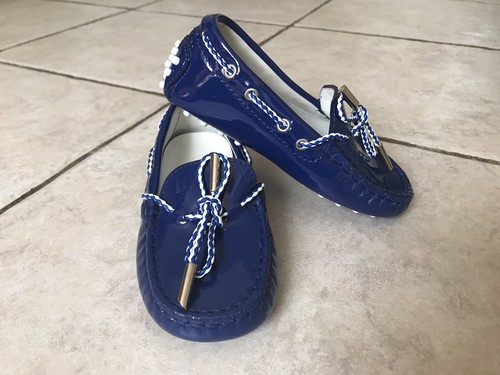 TOD’S Scarpe da guida TOD'S blu GOMMINO in pelle verniciata taglia 8 (EU 24) bambino