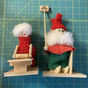2 alte schwedische Ljungstroms Handarbeit Holz Tomte Tomten Frau Backen, Post - Bild 1 von 8