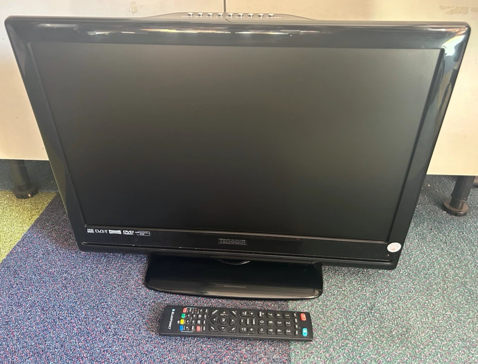 Technika 22" DVD / TV LCD Combo Freeview Built In With Remote Control - Image 1 of 4