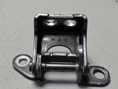 Bisagra superior de la puerta lateral trasera derecha del pasajero *NH797M* OEM gris 2017-2020 Acura MDX Foto 1 de 4