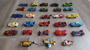 Hot Wheels.  Verschiedene Modelle. Mit verschiedene Gebrauchsspuren. - Bild 1 von 1