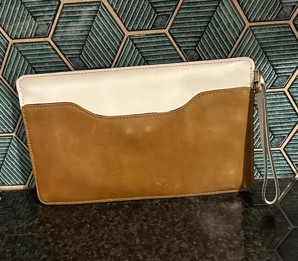 Muñequera clutch vintage de cuero marrón blanco Anne Klein para Calderón Foto 1 de 4