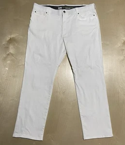Lee Men’s Size 42x32 Extreme Motion Regular Fit Straight Leg White Denim Jeans - Picture 1 of 11