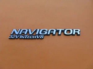 98 99 00 01 02 LINCOLN NAVIGATOR 32V INTECH V8 EMBLEM LOGO BADGE SIGN OEM A40905 - Bild 1 von 4