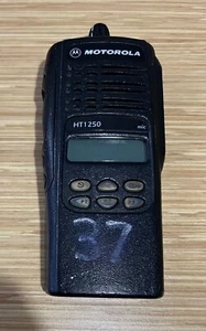 Uszkodzone radio dwukierunkowe Motorola HT1250 136-174 MHz VHF AAH25KDF9AA5AN - Zdjęcie 1 z 5