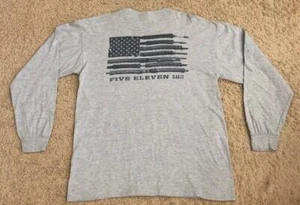 Camiseta gris manga larga 5.11 Tactical American Flag Guns para hombre talla mediana - Imagen 1 de 5