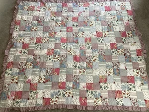 Pottery Barn Red Floral Kelcey Quilt Reversible Ruffled Twin 74”x84” - Picture 1 of 9