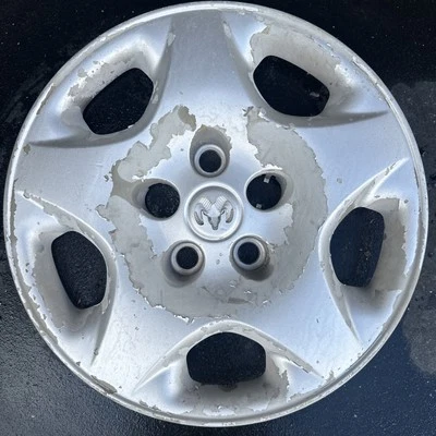 2001 2002 2003 01 02 03 Dodge Caravan 15" cubierta tapacubos plateada 04694958aa e3 Foto 1 de 4