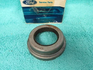 1940-1955 FORD TRUCK CENTER DRIVE SHAFT FRONT OUTER SEAL COLLAR NOS FORD 1216 - Picture 1 of 4