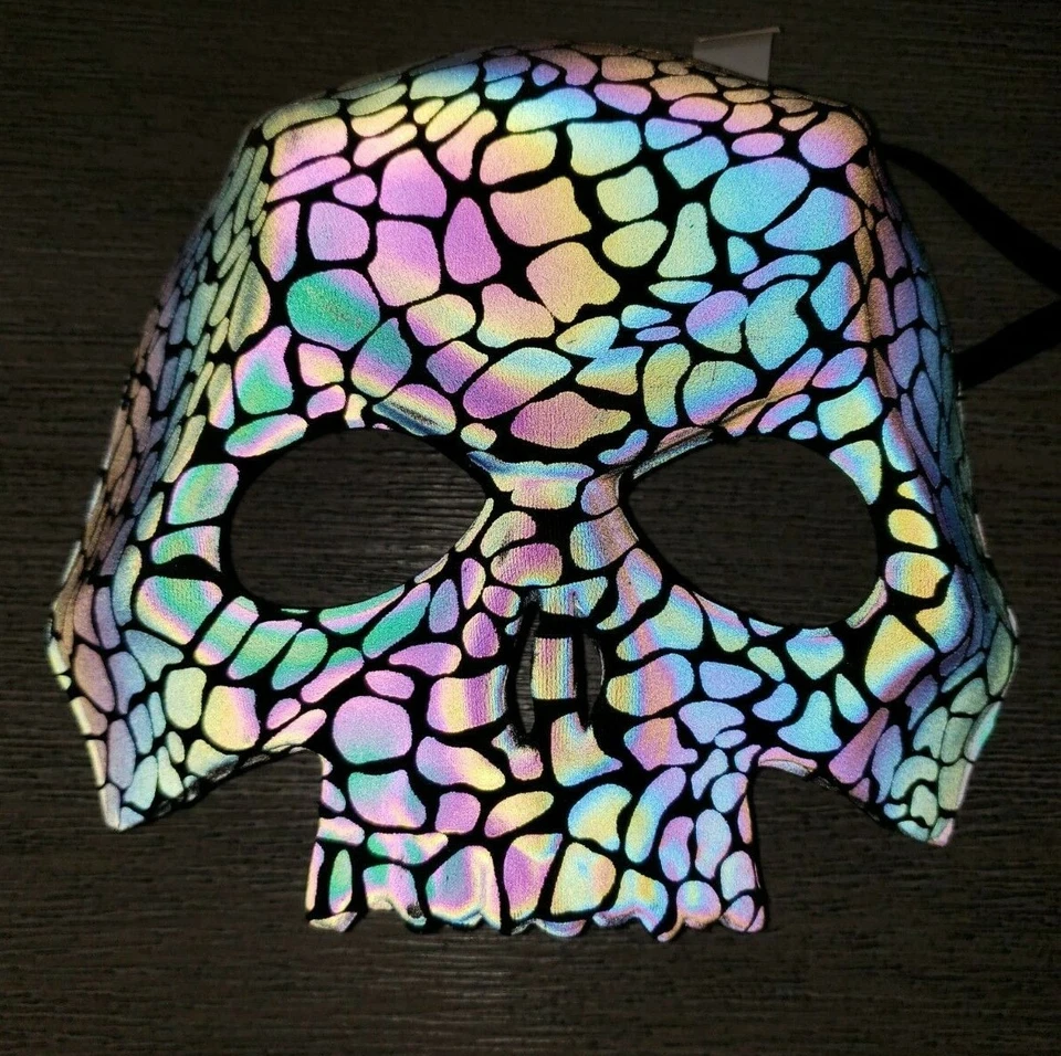 TEEN BOYS MEN HALF MASK SKULL GRAY/BLACK turns color in LIGHTS one size SUPER CO - Image 1 of 1