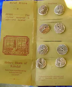 8 Vintage handgefertigte Hornknöpfe neuwertig auf Karte, Abteihorn Werke von UK - Bild 1 von 6