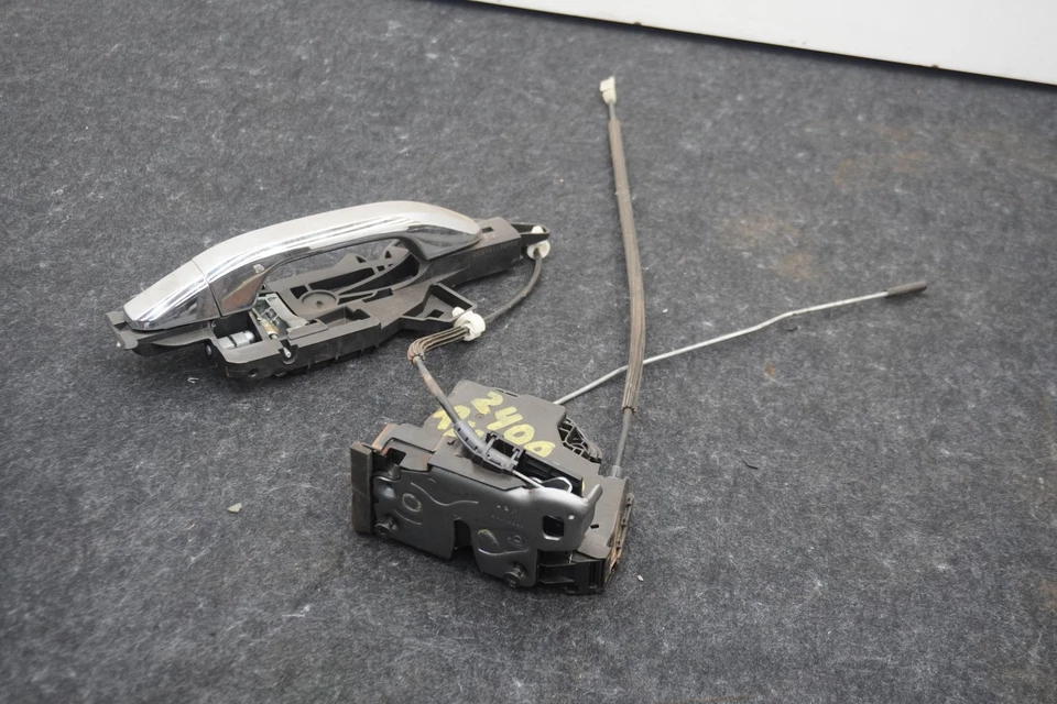 Manija de puerta de pasajero delantero derecho y pestillo de cerradura OEM Silverado 3500 HD 2014-19 Foto 1 de 4