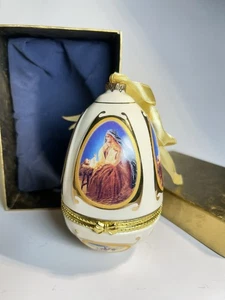 Valerie Parr Hill Christmas Musical Egg "Mary and Jesus" Ornament Trinket Box - Picture 1 of 13