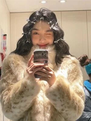 Chaqueta de piel ecológica de invierno para mujer Abrigo de piel de zorro sintético Colla de pie Talla Foto 1 de 4