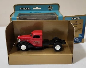 Vintage 1990, ERTL 1:43 Scale,1948 Diamond T Truck Authentic Diecast Replica NEW - Picture 1 of 10