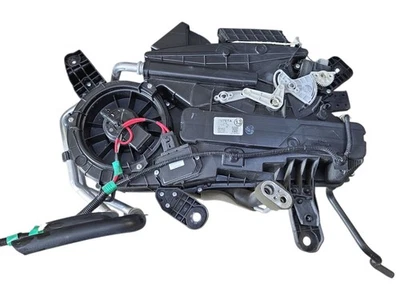 Оригинальный задний основной блок нагревателя переменного тока для Toyota Sienna 2011–2016 годов выпуска 87030-08130 - Изображение 1 из 4