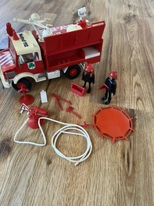 play big unimog Feuerwehrauto mit Zubehör!! - Bild 1 von 9