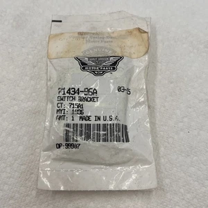 Soporte de interruptor Harley-Davidson OEM 71434-96A - Imagen 1 de 4