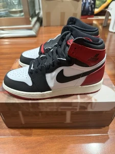 Jordan 1 Retro High OG, Size 5Y, Brand new In Box, White/ Black Varsity Red Sail - Picture 1 of 7