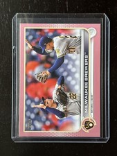 2022 Topps Series 2 Milwaukee Brewers #597 Mother’s Day Hot Pink /50