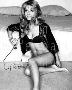 Foto sexy firmada por Ingrid Pitt 8X10 Hammer póster foto autógrafo RP - Imagen 1 de 1