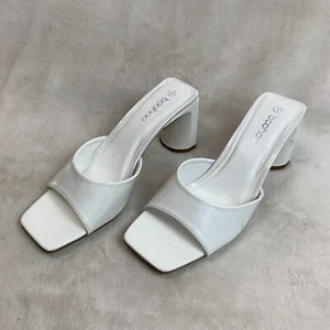 Boohoo Low Flat Heel Mule White  US 9 / UK 7 / EU40 - Bild 1 von 14