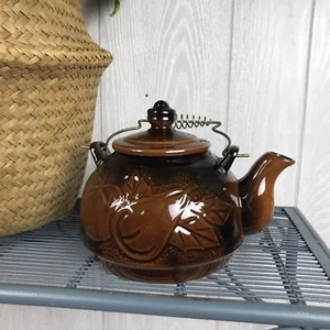 Vintage Japan Rotware Teekanne Metall Patina Griff braun Glasur Obst Muster - Bild 1 von 9