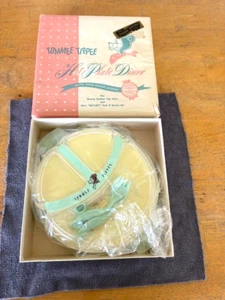 NEW TOMMY TIPPEE Yellow Baby Hot Plate Diner Curved Fork Spoon Suction - Picture 1 of 5