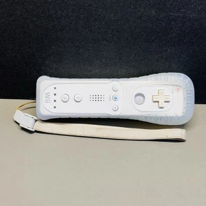 Offizieller Original-Zubehör-Hersteller Nintendo Wii Remote weißer Controller RVL-003 getestet - Bild 1 von 6