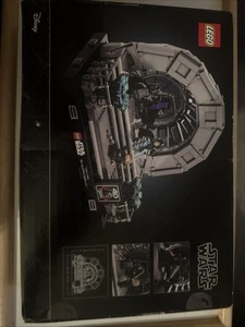 LEGO Star Wars: Emperor's Throne Room Diorama (75352) - Picture 1 of 11