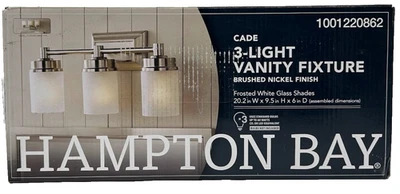 Luminária de vaidade Hampton Bay Cade 3 luzes níquel escovado - Imagem 1 de 4