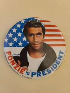 Vintage 1976 Fonzie For President Pinback Button Fonz Happy Days Henry Winkler - Bild 1 von 2