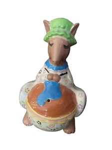 “Aunt Kanky” Ceramic Kangaroo Yarn Ball Holder - Picture 1 of 5