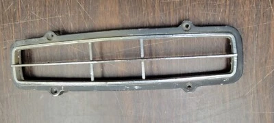 Chevy Monte Carlo 1970-1972 luz trasera bisel lámpara de freno moldura 3982426 Foto 1 de 4