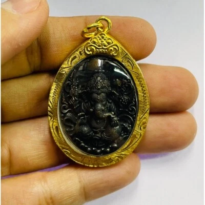 Ganesh Dios Colgante Elefante Deidad Hindú Om Oro Micrones Estuche Talismán Amuleto Tailandés Foto 1 de 4