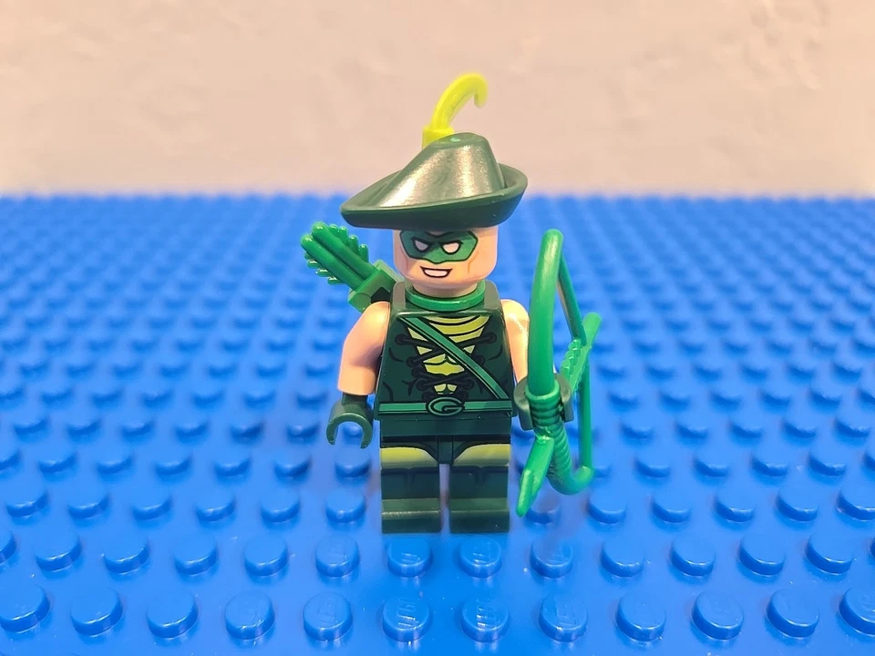 LEGO Green Arrow Minifigure - 70919 DC Batman Justice League Anniversary **NEW** - Image 1 of 4