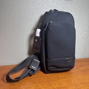 Nuevo con etiquetas Tumi Harrison Gregory Sling Negro Nylon Estilo #: 01305421041 Negro $395 - Imagen 1 de 18