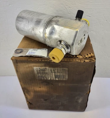 NOS 1994 2004 Chevrolet GMC S 10 S 15 Pickup A/C Accumulator AC # 2724945 - Image 1 of 4