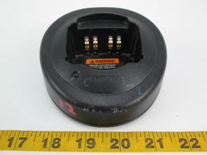 Motorola Desktop Battery Charger HTN9000C for Charging Handheld Radios SKU C - Picture 1 of 8
