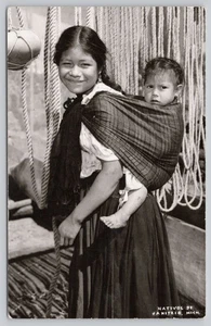 Nativos de Janitzio Michoacán Mexico Indigenous Mother Child RPPC Postcard - Picture 1 of 2